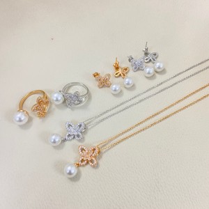 그라프 목걸이 새 나비 태슬 진주 목걸이(2color)