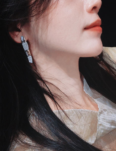 에이피엠 모나코 실버 화이트 파베 세팅 드롭 이어링