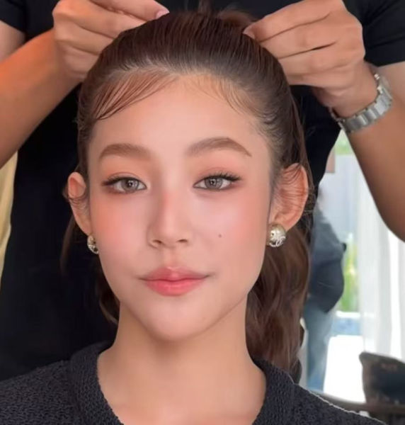 샤넬 26C 뉴 골드 크리스탈 더블 C 반구형 버튼 귀걸이