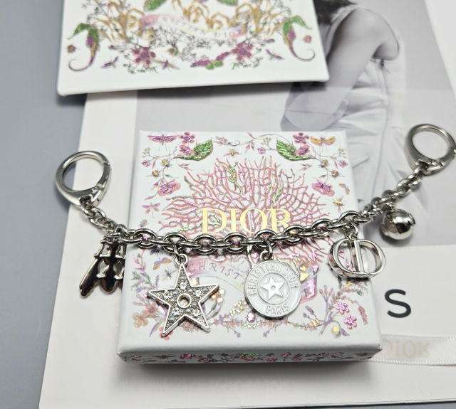 디올 CD 다이아몬드 로고 키 체인(2color)