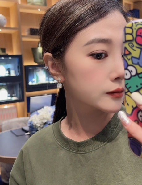 에이피엠 모나코 자개 운석 골드 귀걸이