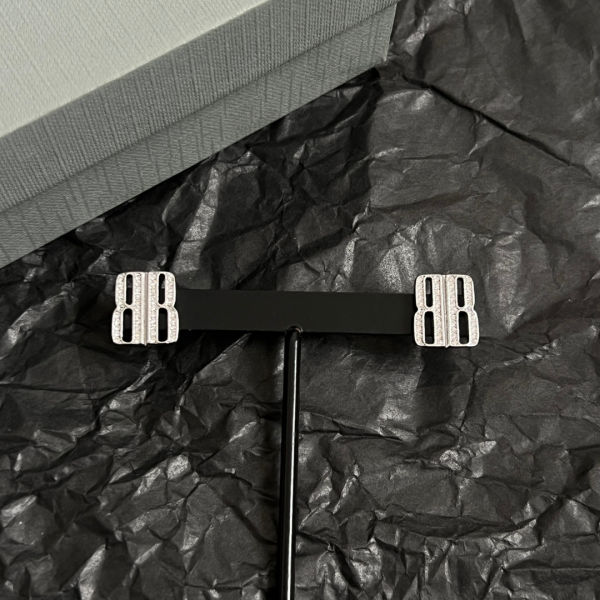 발렌시아가 BB 스터드 이어링(2color)