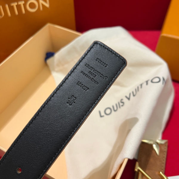 루이비통 LV 이니셜 스웨이드 벨트 3cm(3color)