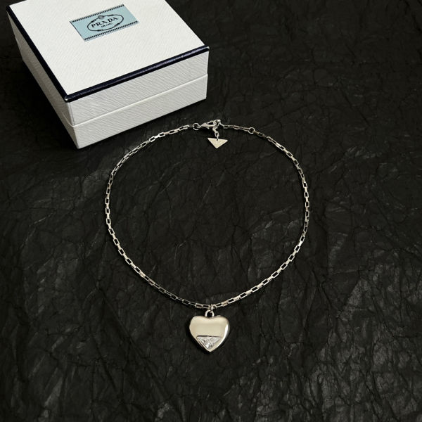 프라다 하트 모양 목걸이