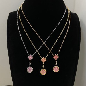 루이비통 핑크색 조개 장식 원형 더블 플라워 목걸이(3color)