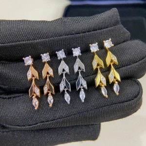 티파니앤코 신상 큐빅 장식 나뭇잎 태슬 귀걸이(3color)