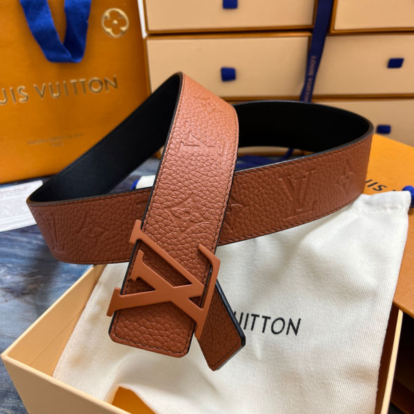 루이비통 톤온톤 LV 이니셜 버클 4cm