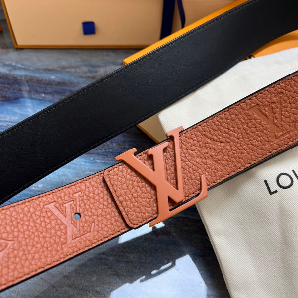 루이비통 톤온톤 LV 이니셜 버클 4cm