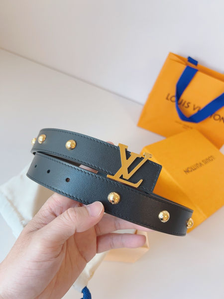 루이비통 LV 이니셜 스터드 벨트 3cm