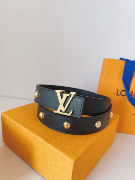 루이비통 LV 이니셜 스터드 벨트 3cm