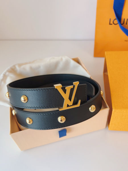 루이비통 LV 이니셜 스터드 벨트 3cm