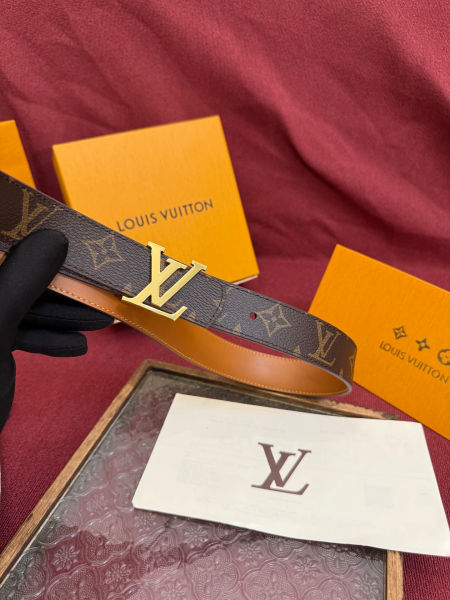 루이비통 LV 이니셜 리버서블 벨트 3.0cm