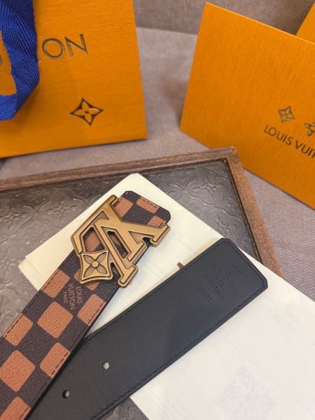 루이비통 플라워 다미에 버클 벨트 4.0cm