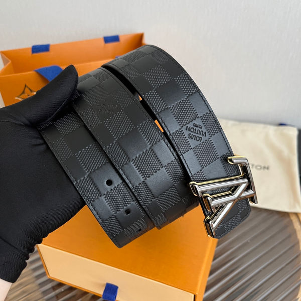 루이비통 클래식 엠보싱 럭셔리 레터 버클 벨트 40mm(2color)