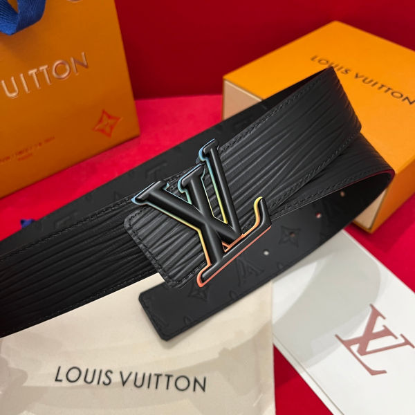 루이비통 LV 이니셜 물결 무늬 벨트 4cm(2color)