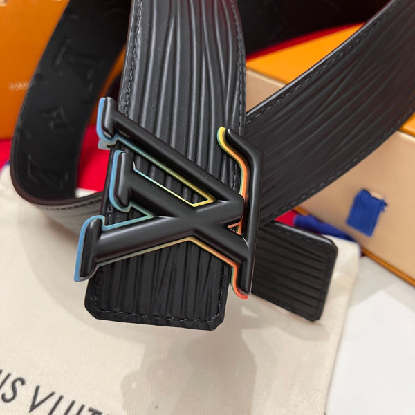루이비통 LV 이니셜 물결 무늬 벨트 4cm(2color)