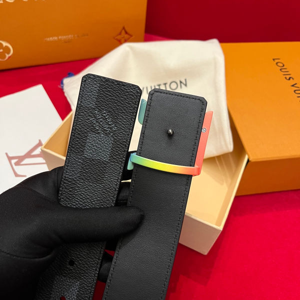 루이비통 LV 이니셜 리버서블 클래식 레터 버클 벨트 40mm