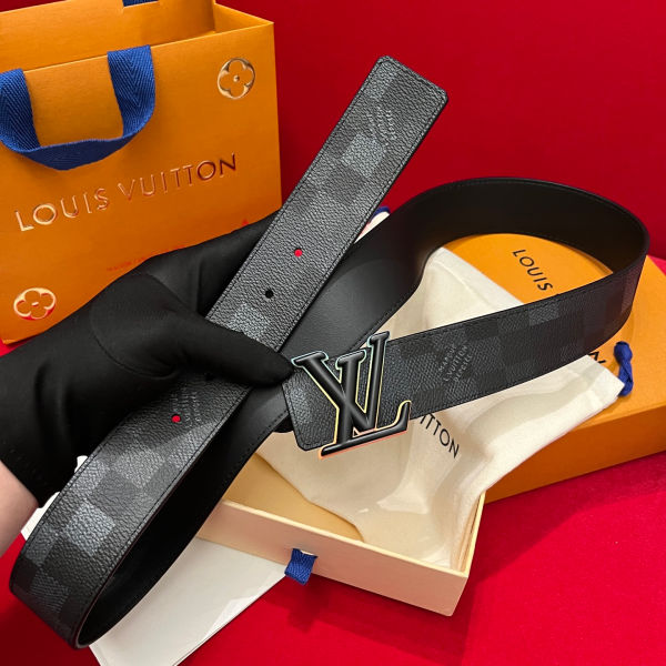 루이비통 LV 이니셜 리버서블 클래식 레터 버클 벨트 40mm