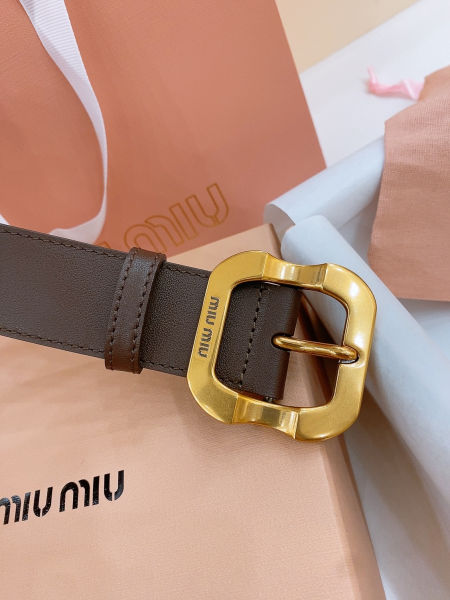 미우미우 암밴드 골드버클 3.4cm