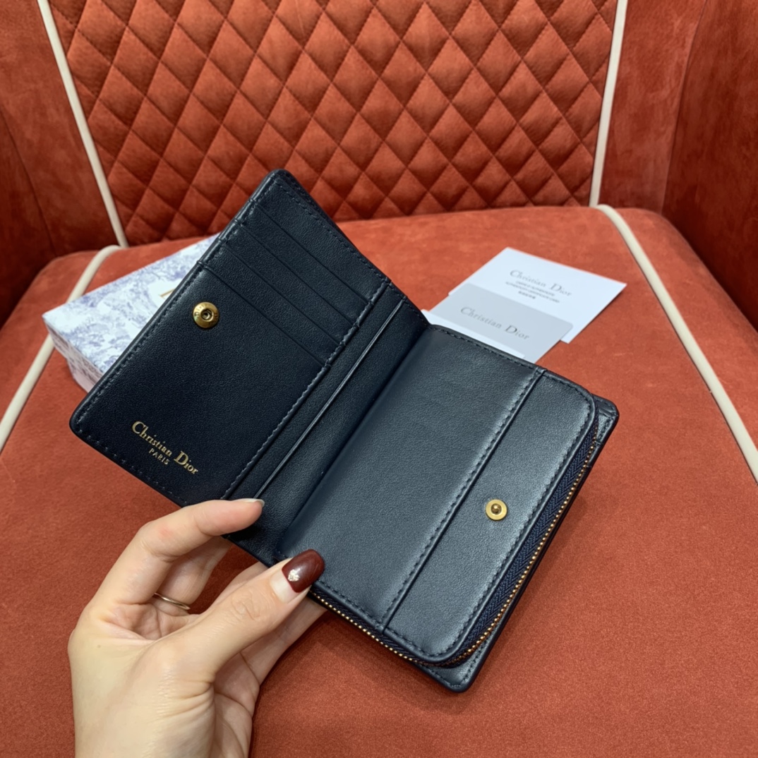 D. 스몰 동전 지갑