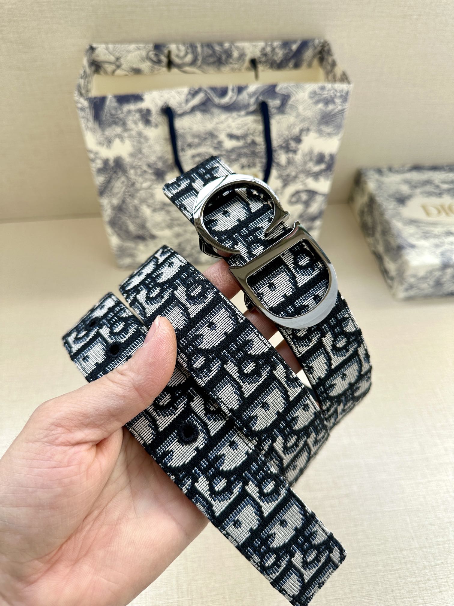 D. 오블리크 CD버클 3.5cm 벨트 4컬러