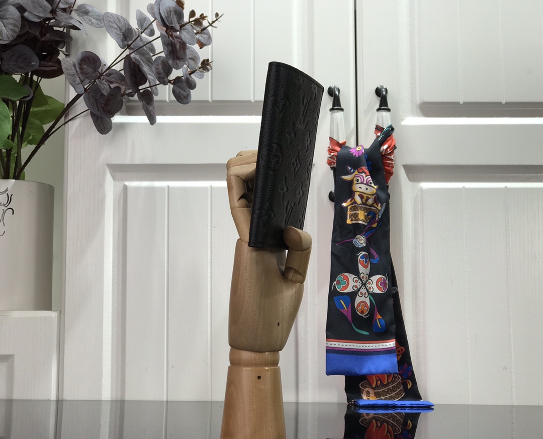 L. 모노그램 앙프렝뜨 여권지갑