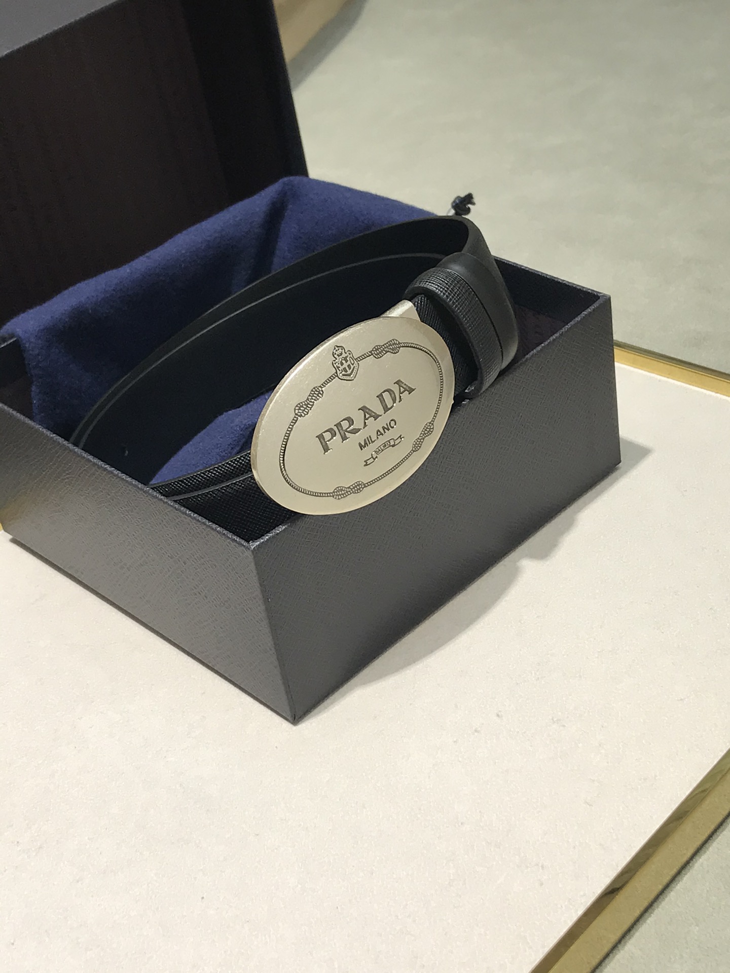 프라다 모노그램 타원형버클 양면 벨트 3.5cm