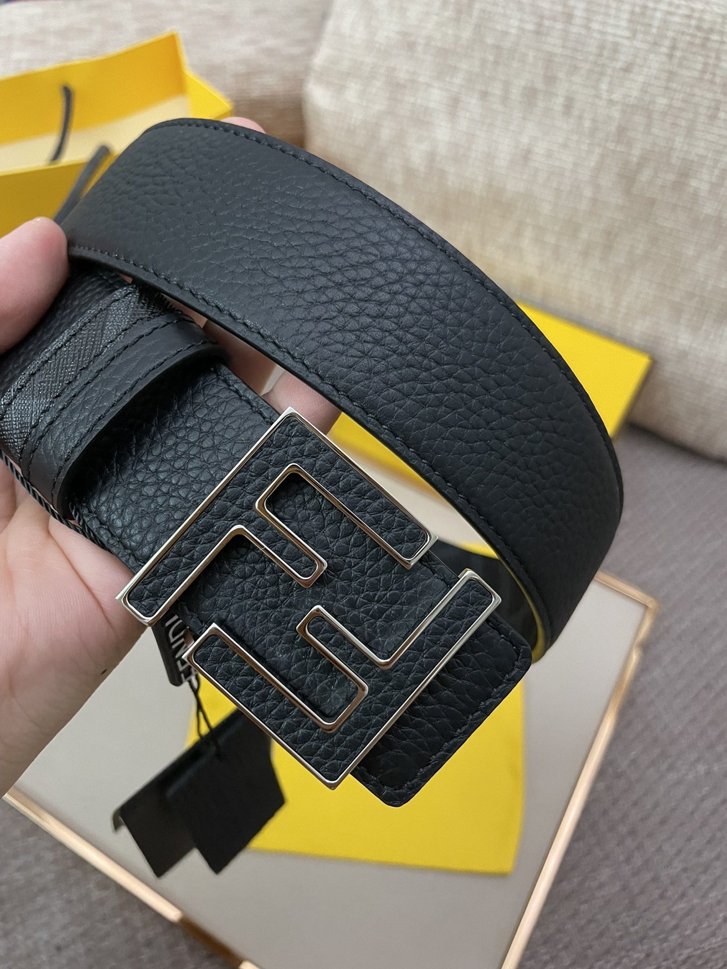 펜디 FF버클 리치 무늬 양면 벨트 4cm 2컬러