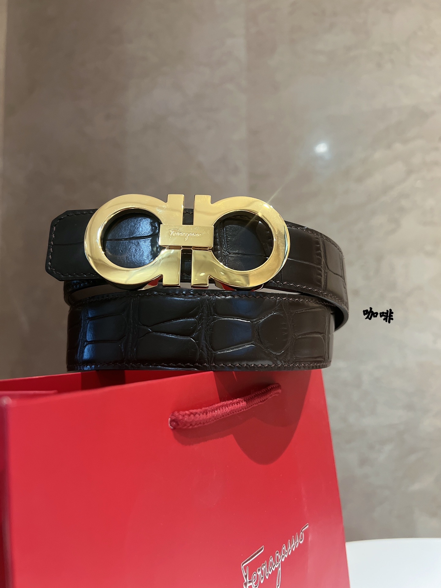 살바토레페라가모 레더 악어무늬 3.5cm 벨트 2컬러