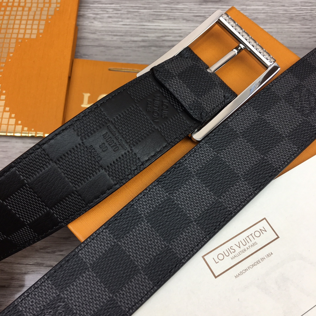 루이비통 리베르소 리버서블 벨트 M0670 2컬러 4cm