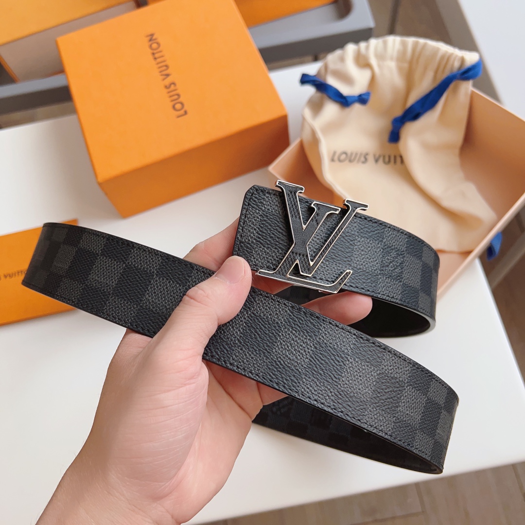 루이비통 LV 이니셜 리버서블 벨트 M0668 3컬러 4cm