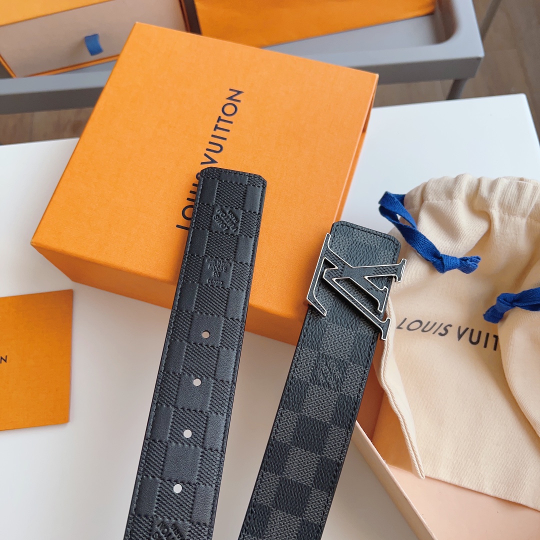 루이비통 LV 이니셜 리버서블 벨트 M0668 3컬러 4cm