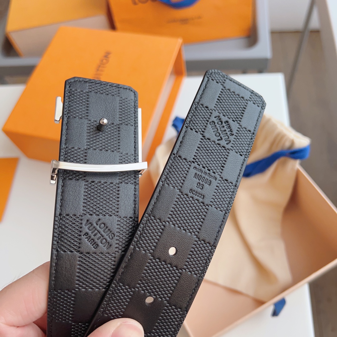루이비통 LV 이니셜 리버서블 벨트 M0668 3컬러 4cm