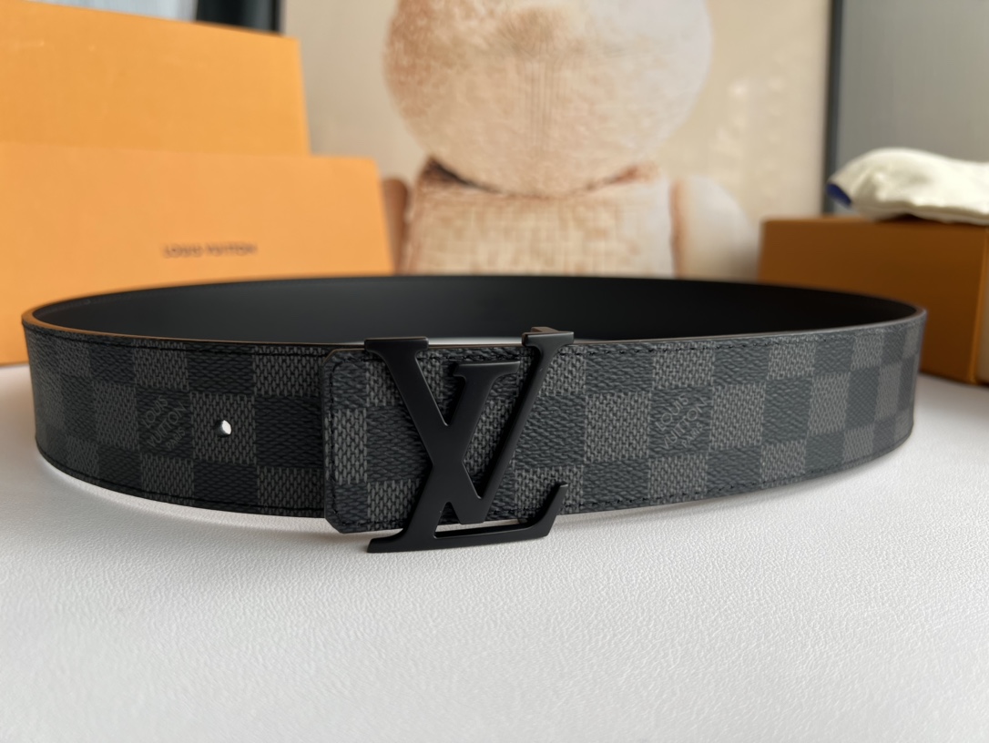 루이비통 LV 이니셜 다미에 클램프 벨트 40mm 2컬러 블랙