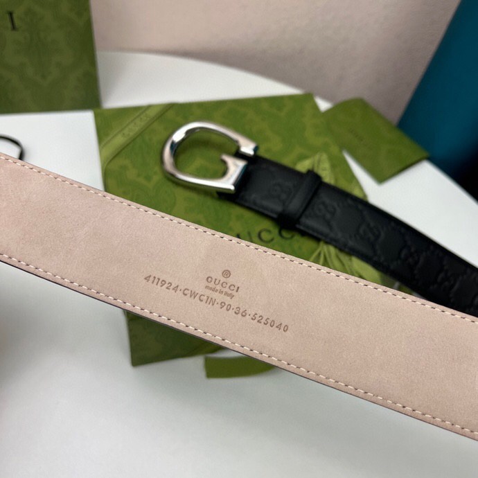 구찌 GG 엠보 로고 벨트 4cm 블랙