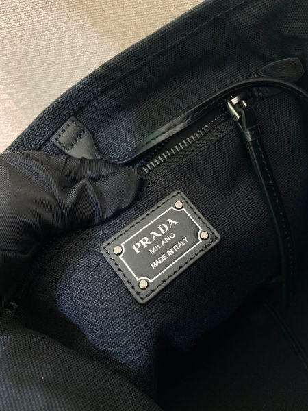 프라다 루트 레더 미니 버킷백