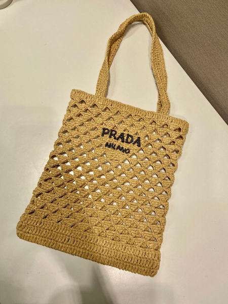 프라다 우븐 크로셰 토트백