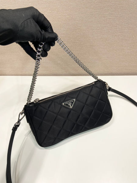 프라다 나일론 퀄팅 체인 숄더백