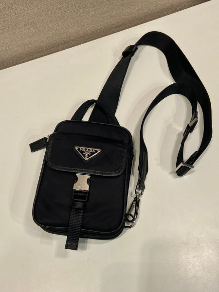 프라다 리나일론 사피아노 스마트폰 케이스 (2color)