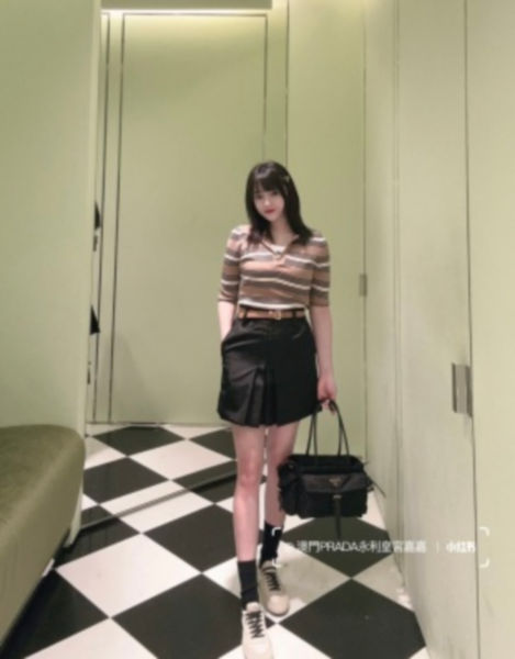 프라다 익스플로어 핸드백