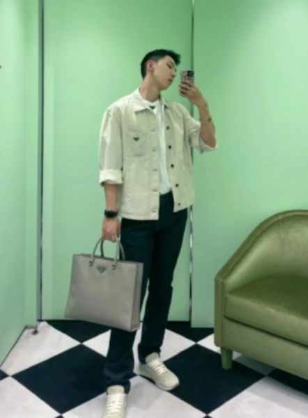 프라다 사피아노 레더 토트백