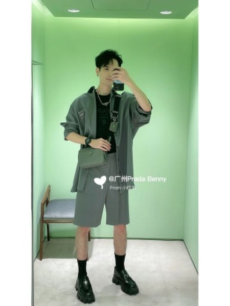 프라다 사피아노 가죽 숄더백(4color)