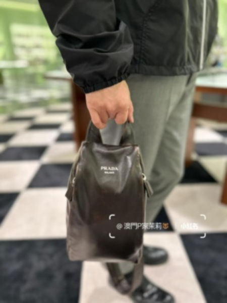 프라다 빈티지 레더 백팩