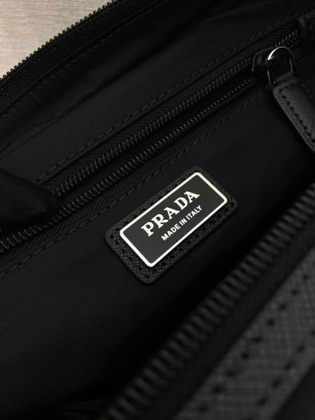 프라다 리나일론 트래블 클러치백