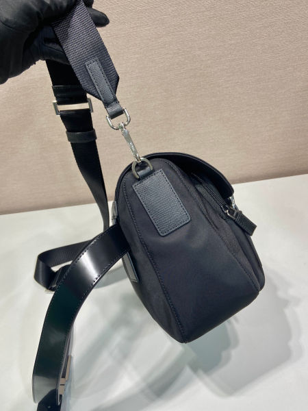 프라다 리나일론 숄더백