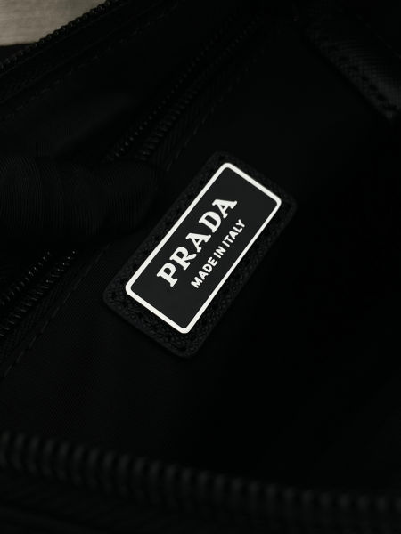 프라다 라지 리나일론 및 사피아노 가죽 숄더백