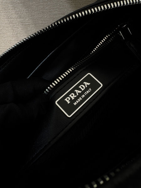 프라다 가죽 크로스바디 백(2color)