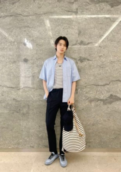 프라다 마리너 스몰 스트라이프 패브릭 버킷 백
