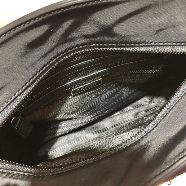 프라다 리나일론 및 사피아노 가죽 숄더백