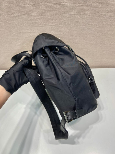 프라다 리나일론 및 사피아노 가죽 미디엄 백팩
